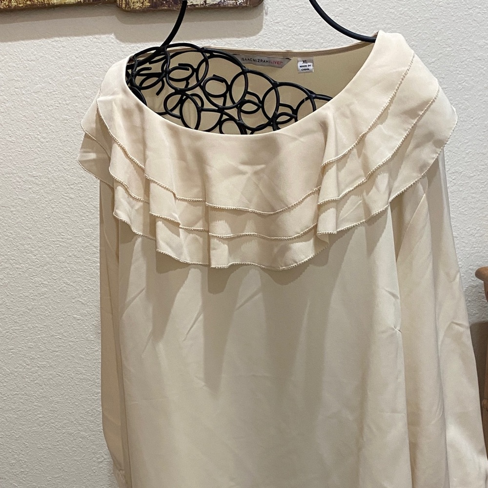 Isaac Mizrahi Cream and Black Patterned Blouse